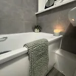 West Lakes 3 Bedroom - Sleeps 5 - Self Check In - Fully Furnished House Workington
