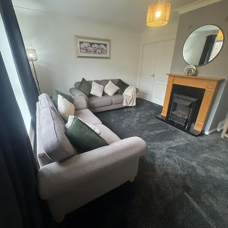 West Lakes 3 Bedroom - Sleeps 5 - Self Check In - Fully Furnished House 4* Workington