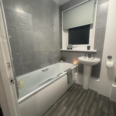 Konukevi West Lakes 3 Bedroom - Sleeps 5 - Self Check In - Fully Furnished House