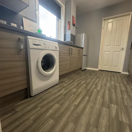 West Lakes 3 Bedroom - Sleeps 5 - Self Check In - Fully Furnished House Workington