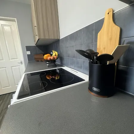 West Lakes 3 Bedroom - Sleeps 5 - Self Check In - Fully Furnished House 게스트하우스 4*