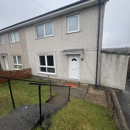 West Lakes 3 Bedroom - Sleeps 5 - Self Check In - Fully Furnished House Workington