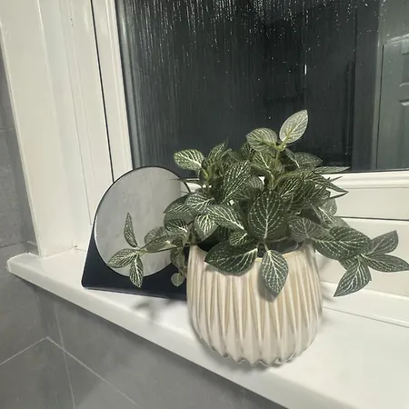 West Lakes 3 Bedroom - Sleeps 5 - Self Check In - Fully Furnished House 4* Workington