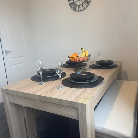 West Lakes 3 Bedroom - Sleeps 5 - Self Check In - Fully Furnished House Workington